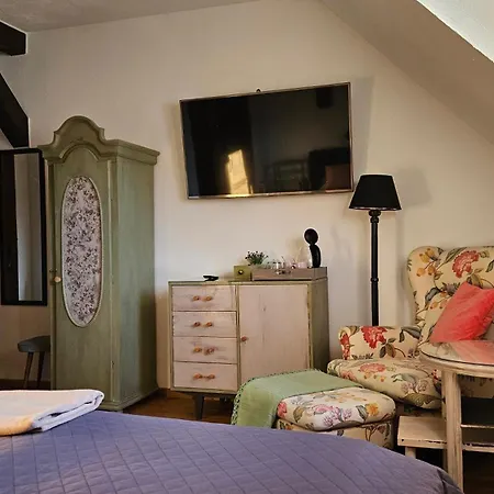 Miodowka Farm stay
