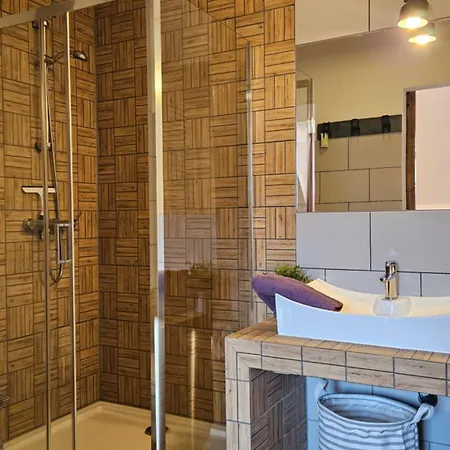 Miodówka Gospodarstwo agroturystyczne *